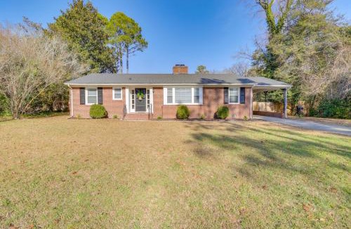 Murfreesboro House | Walk to Chowan University: Dog-Friendly Retreat
