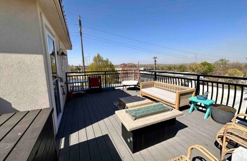 Little Italy Condo | Walk to downtown ~ Furnished with Rooftop!