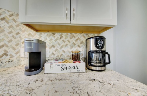 Warrensburg Cottage | Walk to Dtwn Warrensburg: Cozy Family Home!