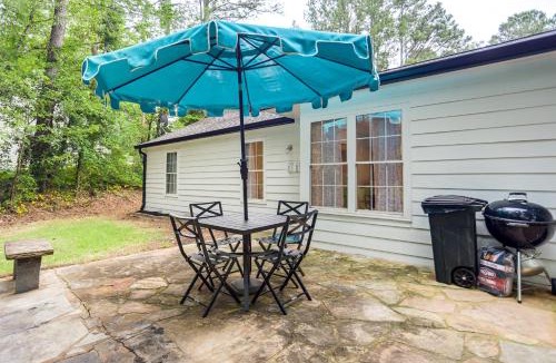 Woodstock House | Walk to Dtwn Woodstock: Modern Home w/Patio!