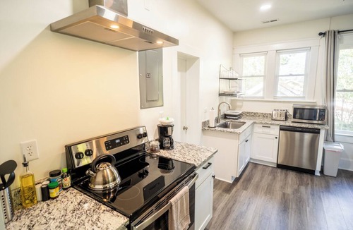 Durham Apartment | Walk to Duke Campus! 1 Bedroom in Trinity Park!