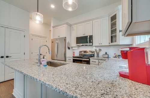 Maryville Apartment | Walk to Historic Maryville: True Southern Getaway!