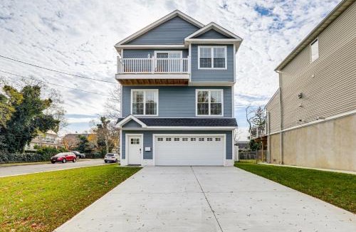Keansburg House | Walk to Keansburg Beach! Family Home w/Pool