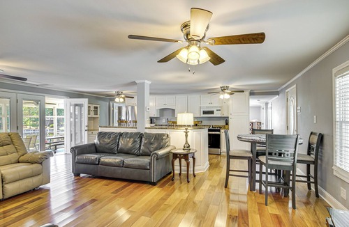 Hollands Landing House | Walk to Marina! Prosperity Home w/Screened Porch