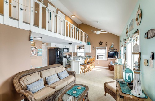 Downe House | Walk to Public Beach: Bayfront Jersey Home w/View