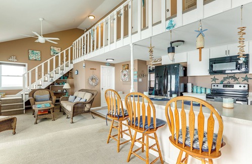 Downe House | Walk to Public Beach: Bayfront Jersey Home w/View