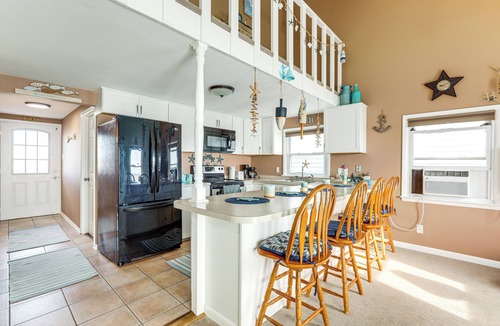 Downe House | Walk to Public Beach: Bayfront Jersey Home w/View