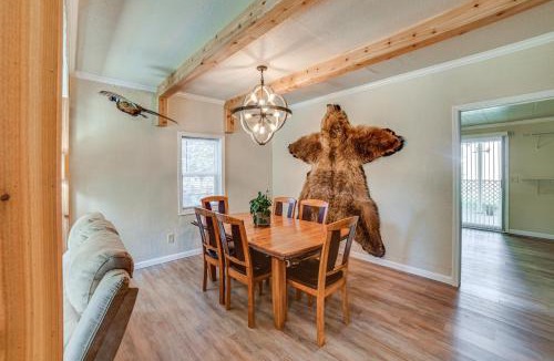 Oacoma House | Walk to River: Oacoma Home w/Dog-Friendly Yard!
