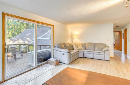 Mankato House | Walk to Spring Lake w/Waterpark: Family Retreat!
