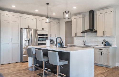 Gretna House | Walk to Water Park Game Room & Movie Theater