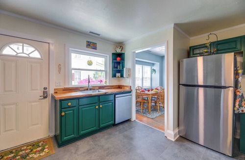 Burgaw House | Walkable Escape in Dtwn Burgaw! Quiet Home w/Yard