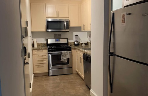 Financial District House | Wall st & water private large bedroom luxury building 2 huge window/female only