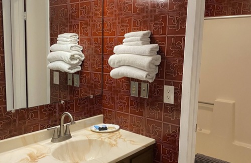 Owanka Hotel | Wastabound Motels LLC