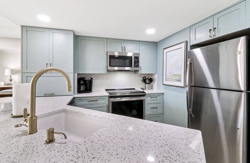 Palmetto Dunes Villa | WATCH DOLPHINS PLAY ALL DAY! Recently renovated! STR PERMIT: 041324