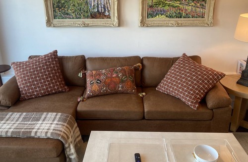 Lake Wylie Cottage | Water's Edge Lakefront Escape On Lake Wylie!