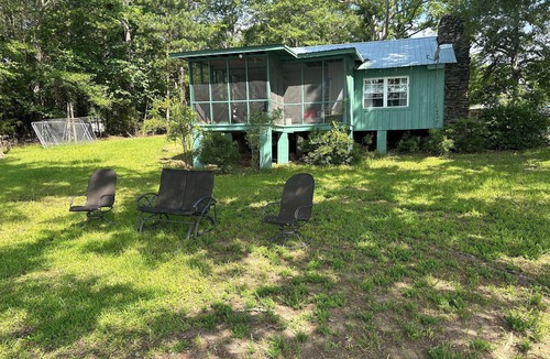 Ridgeway Cabin | Wateree Lake,2 bedroom, 2 bath house, Fairfield side, dock, boat ramp, rustic.