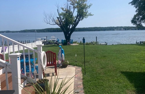 Edgemore House | Waterfront 1-bedroom in Law apartment first floor in Sparrows Point , 55TV, AC