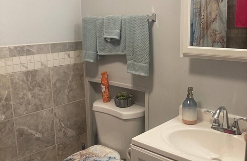 Edgemore House | Waterfront 1-bedroom in Law apartment first floor in Sparrows Point , 55TV, AC