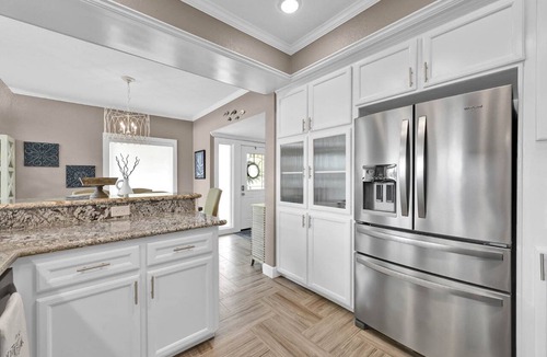 April Sound Condo | Waterfront | 2BR | Stunning Lake Views | Floor-to-Ceiling Windows | Fishing