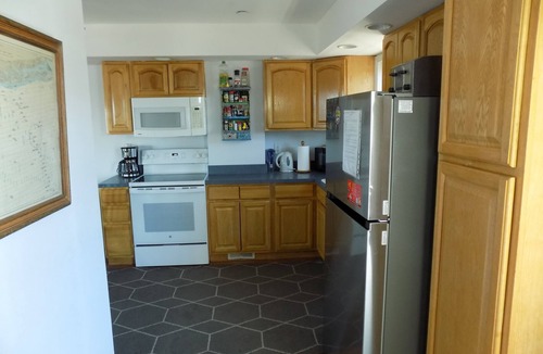 Broad Channel House | Waterfront 3BR Near NYC | Manhattan Skyline Views | Near Subway & JFK