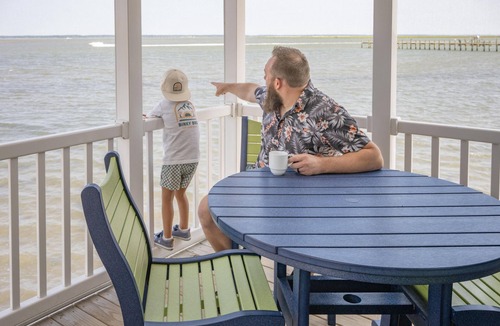 Chincoteague House | Waterfront Bungalow on Chincoteague Bay (VA)! - Waterfront Bungalow with Two Bedrooms
