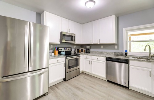Burgaw House | Waterfront Burgaw Vacation Rental w/Private Yard!