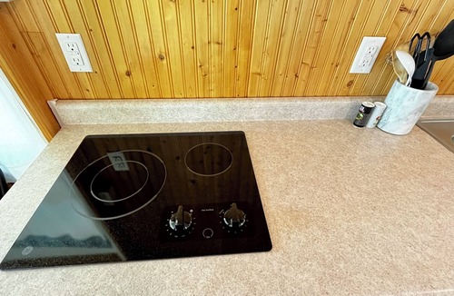 South Haven Cabin | Waterfront Cabin w/Dock Access, Fishing & Kayaks Beach Retreat - Cabin 3