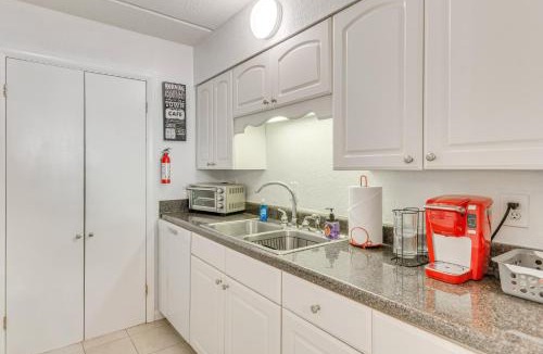 Mary Esther House | Waterfront Community w/Perks: Mary Esther Condo