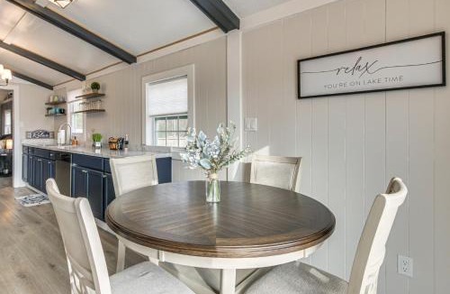 Lancaster House | Waterfront Cottage at Cedar Pines Lake