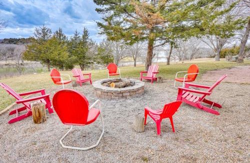 Crofton House | Waterfront Crofton Cabin - Boat Dock & Fire Pit!