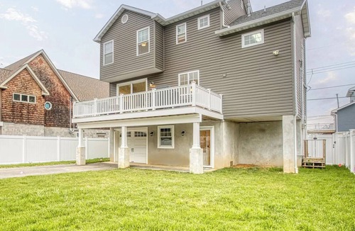 Highlands House | Waterfront Escape! NYC Ferry, Beach, Modern New Construction 3 bedroom 3 bath