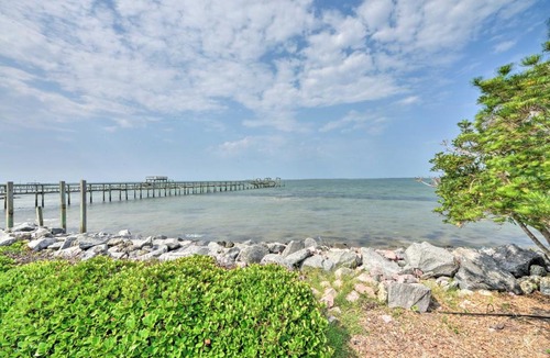 Harkers Island House | Waterfront Harkers Island Home: Sunset View & Dock
