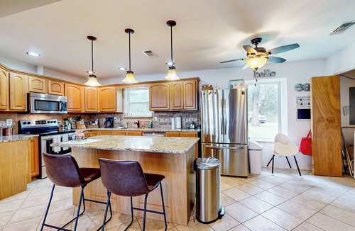 Cotton Gin Cottage | Waterfront Home on Lake Limestone w/Dock