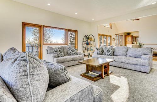 Hayes House | Waterfront Home w/Boat Dock & Deck in Storm Lake!