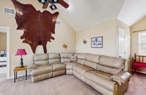 Buchanan Dam House | Waterfront Home with Kayak, View, Fire Pit & WiFi - Dog-Friendly