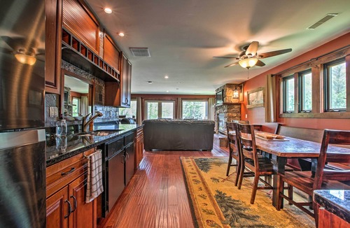 Newville House | Waterfront Lake Koshkonong Home w/Pier & Fire Pit