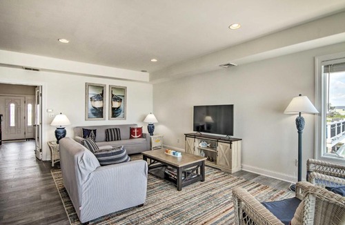 Green Creek Apartment | Waterfront Sanctuary w/Panoramic Bay Views!