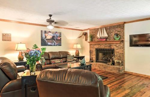 LaGrange House | Waterfront West Point Lake Cabin w/Private Dock!