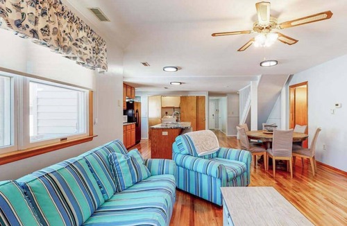 West Ocean City House | Waterfront wonder with screened porch, washer/dryer, private boat dock & ramp