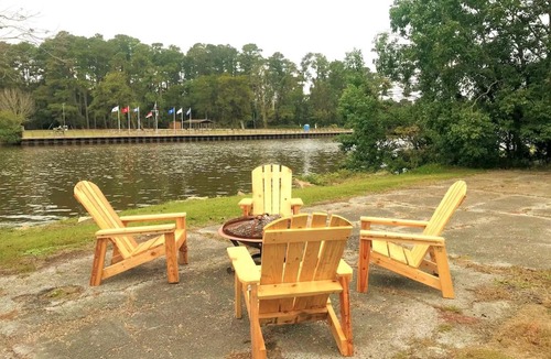 Coinjock House | Waterlily Waterside Cottage on the Intracoastal with Game Room