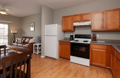 Ames Apartment | (*Weekly Discounts) Comfortable Flat near Iowa State University