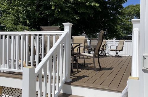 Wall House | Weekly summer rental 1 block from beach with beach locker