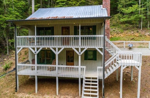 Talking Rock Cabin | Welcome to a Perfectly Remote Secluded Creekside Cabin w/walk in creek access