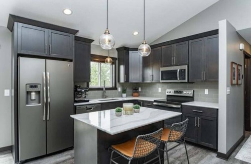 Rochester House | Welcome to our modern and stylish 4 bedrooms in Rochester.