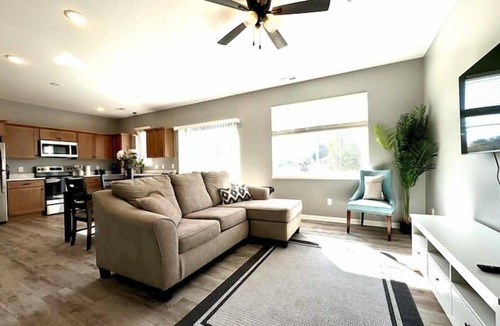 Mankato House | Welcome to The Willow - Spacious 4-bedroom townhome close to MSU
