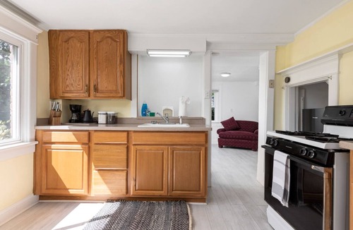 Fry's Spring House | Welcome to this charming 3-bedroom, 1-bathroom house located in the heart of Charlottesville!