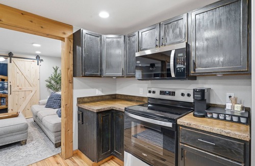 Cedar Falls Cabin | Welcome to Turkey Ridge Cabin Sitting on 12 Acres in Cedar Falls, IA
