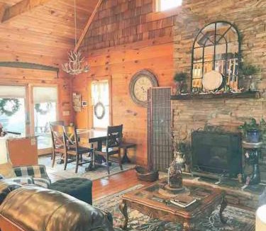 Boone House | Welcome to Whiskey Woods!