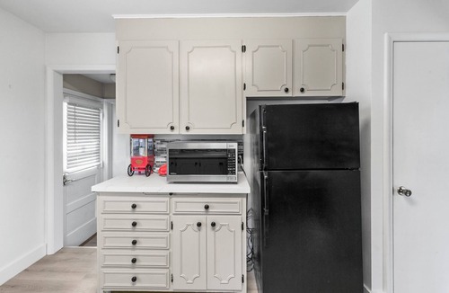 Omaha House | Welcoming 3-bedroom house in the heart of Omaha