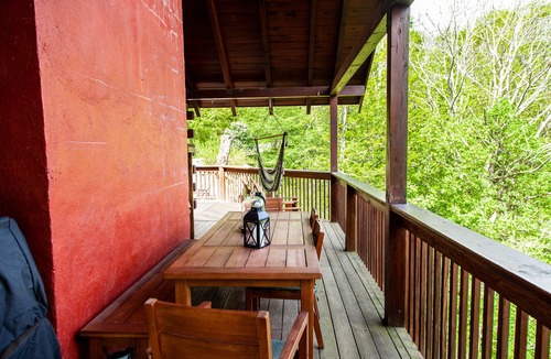 Zionville House | Well-appointed cabin with expansive mountain views, nature and tranquility.